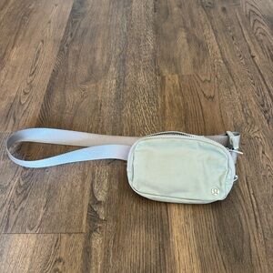Lululemon grey belt bag